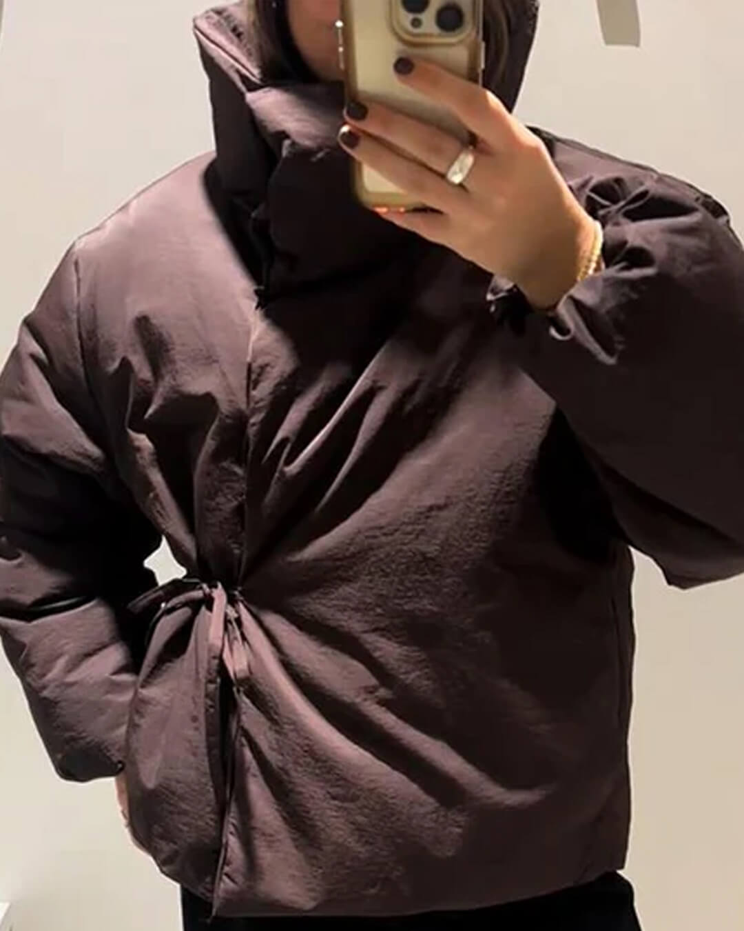 Chaqueta acolchada con cuello alto y cierre de lazo Suzy