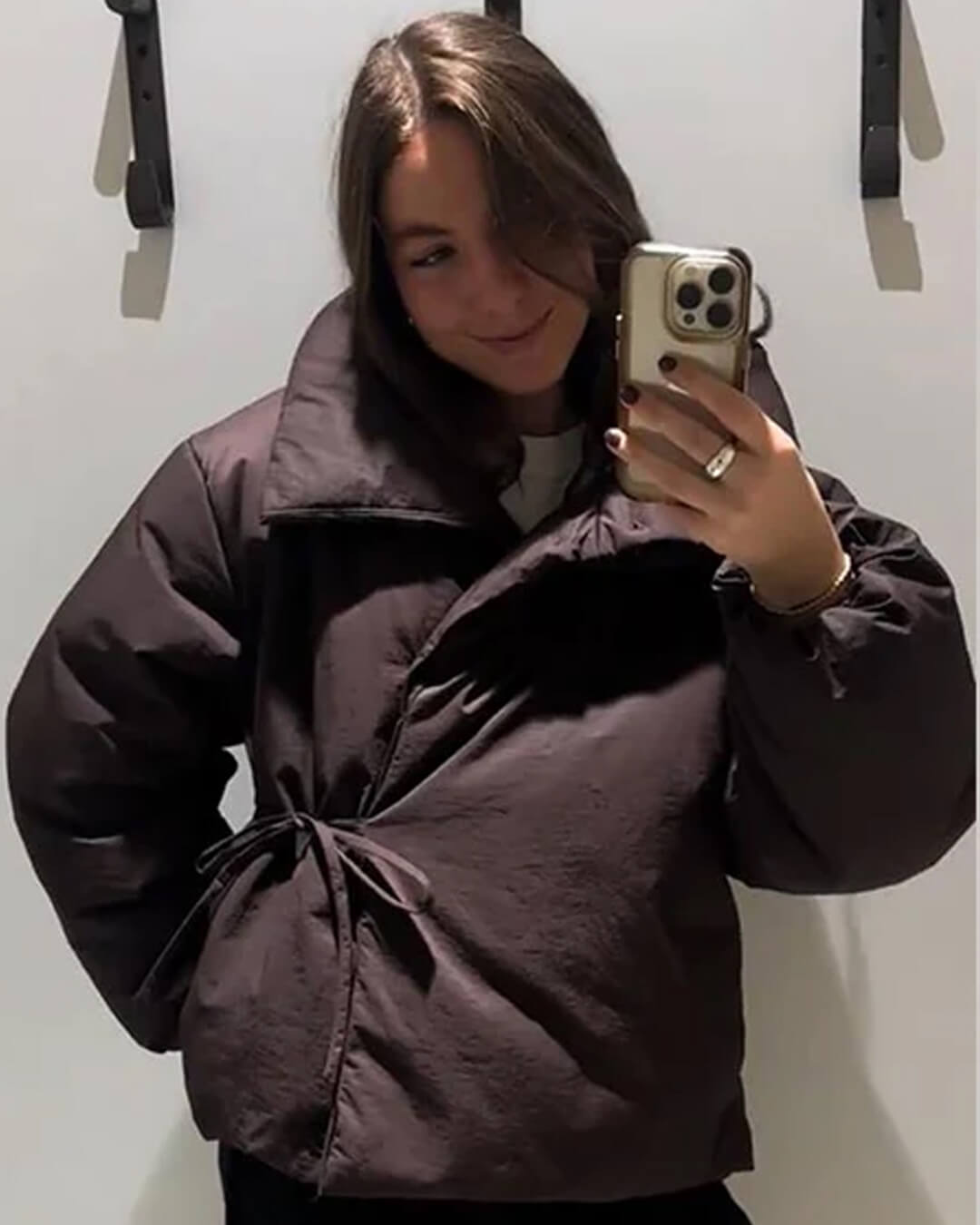 Chaqueta acolchada con cuello alto y cierre de lazo Suzy
