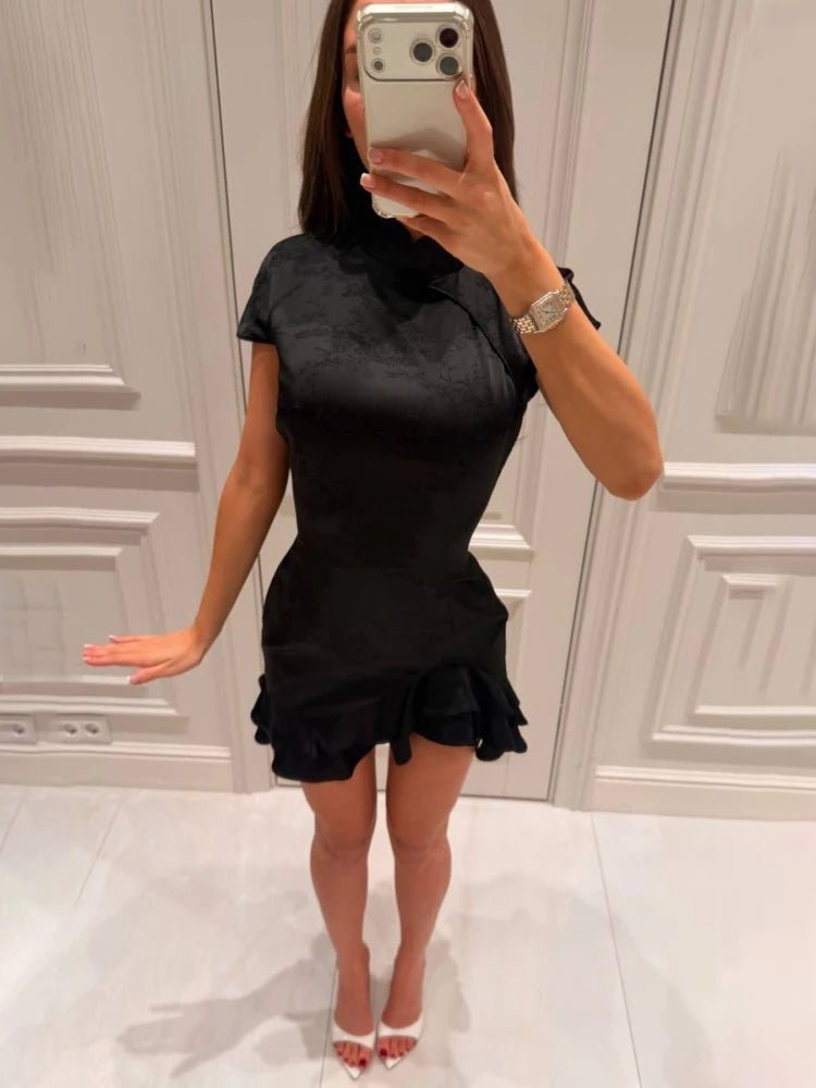 Vestido de satén con cuello de encaje Talia