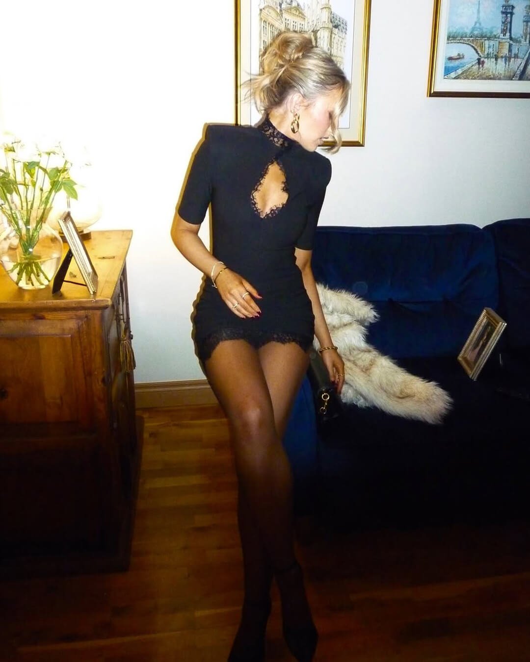 Minivestido de encaje con cuello alto Taylor
