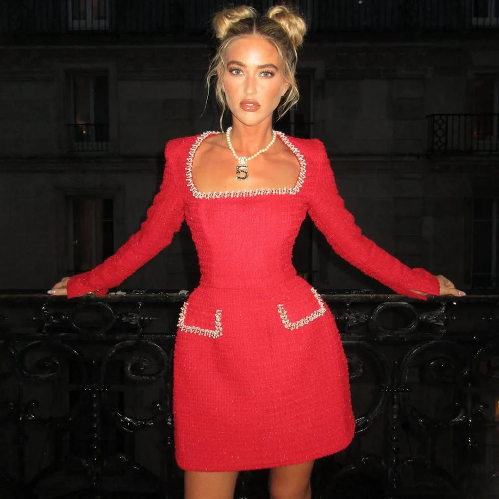 Vestido de tweed con escote cuadrado y mangas largas