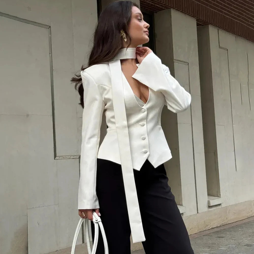 Blazer con lazo y escote en V