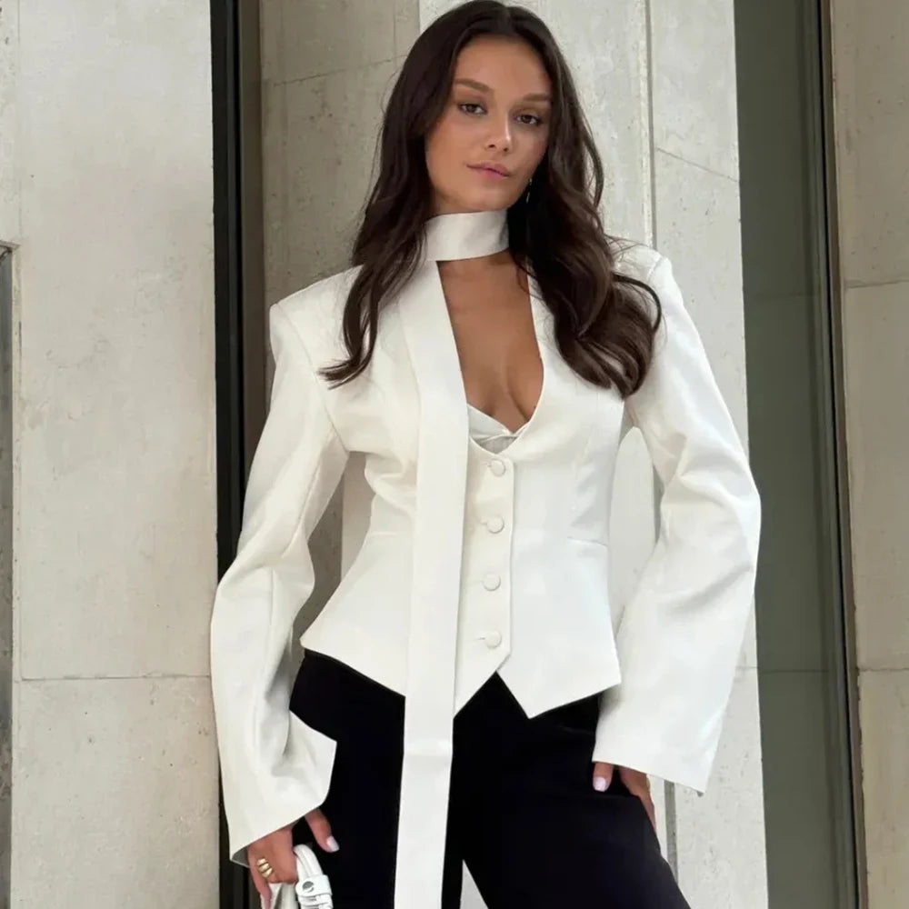 Blazer con lazo y escote en V