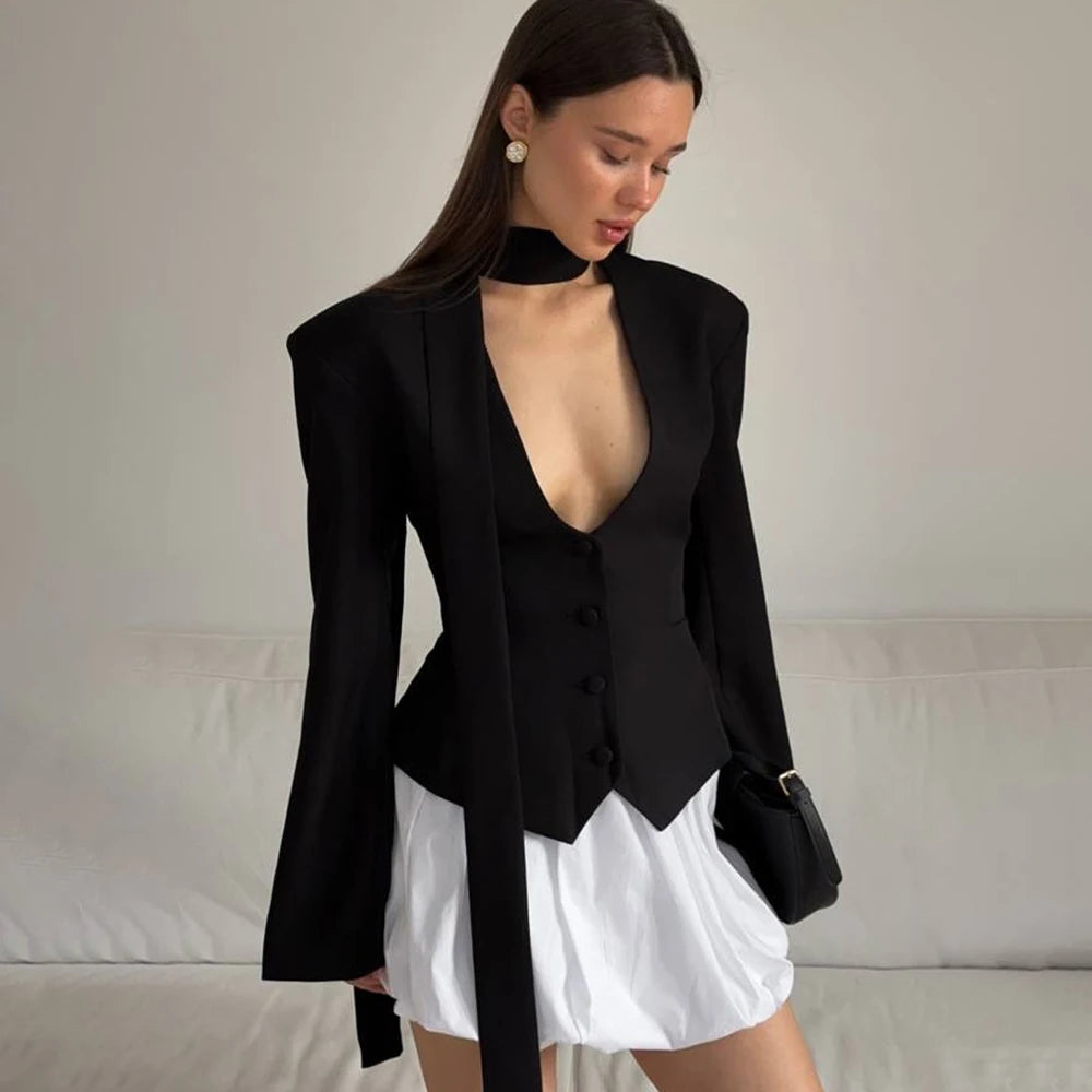Blazer con lazo y escote en V