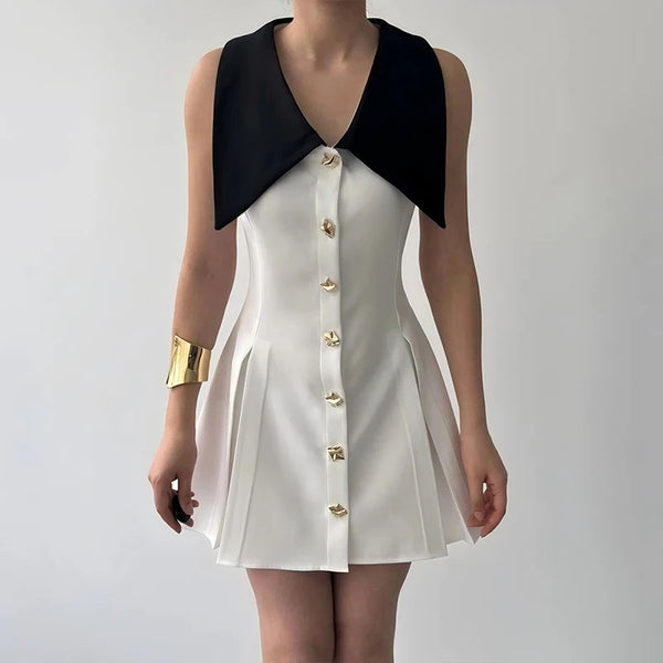 Vestido con escote en V y solapas