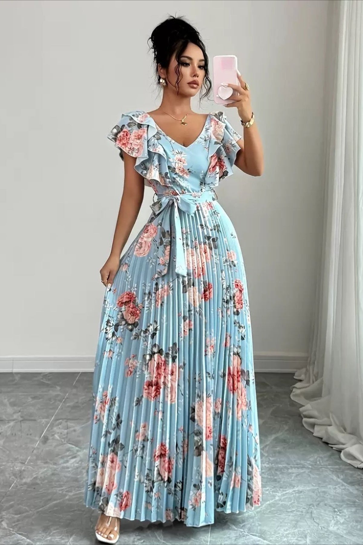 Maxivestido Valentina floral, con escote en V y mangas de volantes