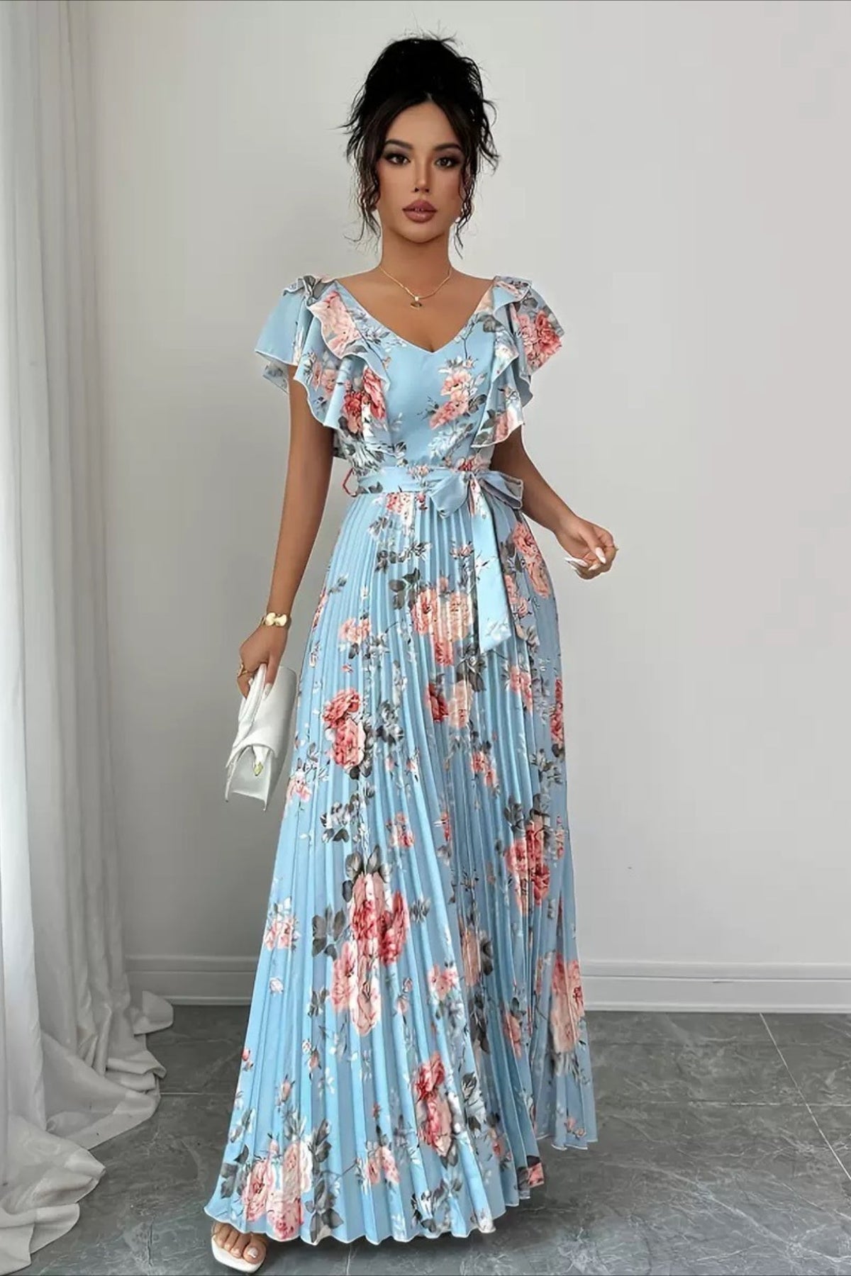 Maxivestido Valentina floral, con escote en V y mangas de volantes