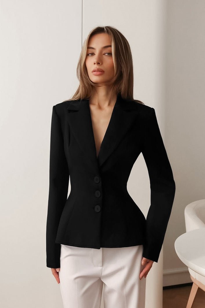 Blazer Valerie entallado con escote en V y hombreras