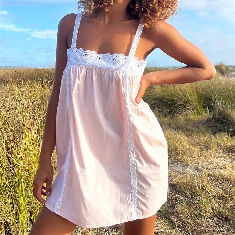 Minivestido babydoll con ribete de encaje Violet