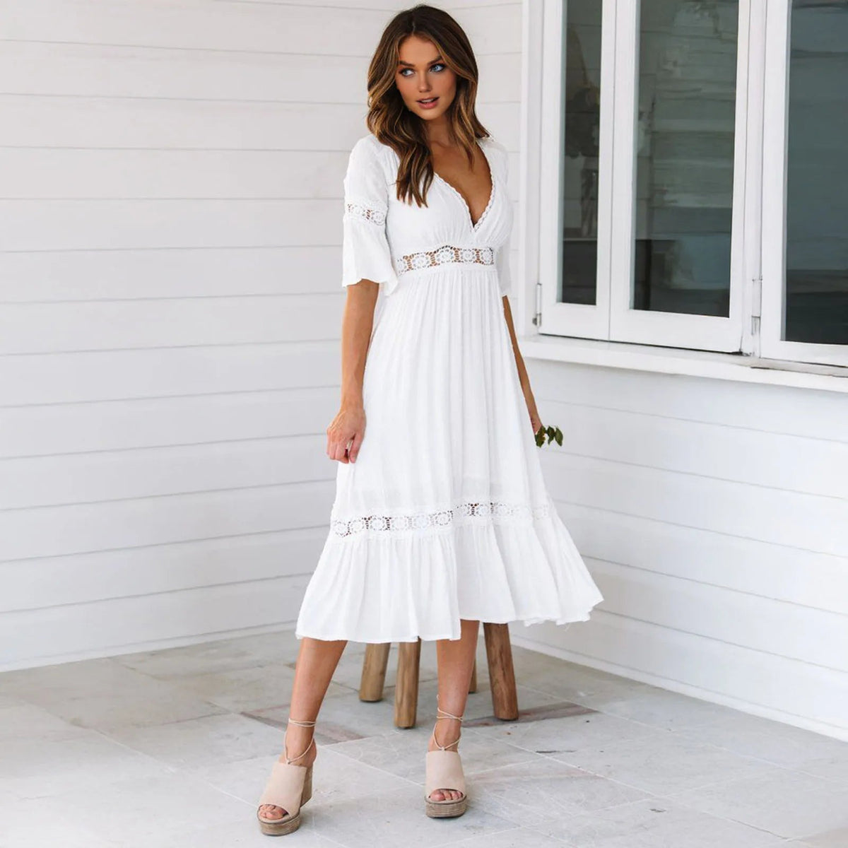 Vestido midi de encaje con escote en V Winona