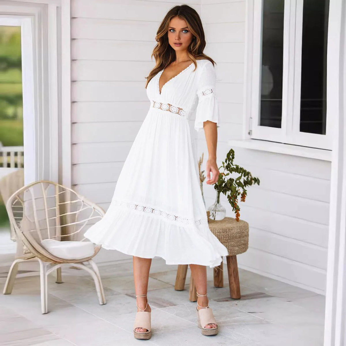 Vestido midi de encaje con escote en V Winona