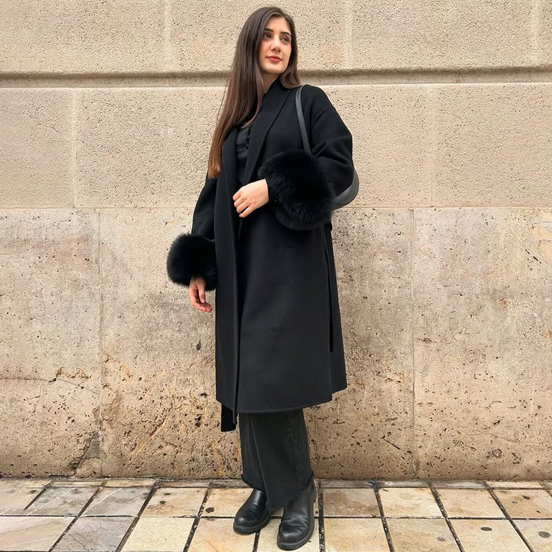 Abrigo cruzado de lana con puño de piel de zorro