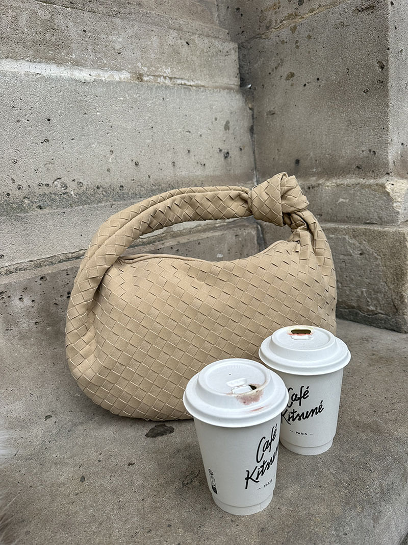 Bolso de ante trenzado mediano