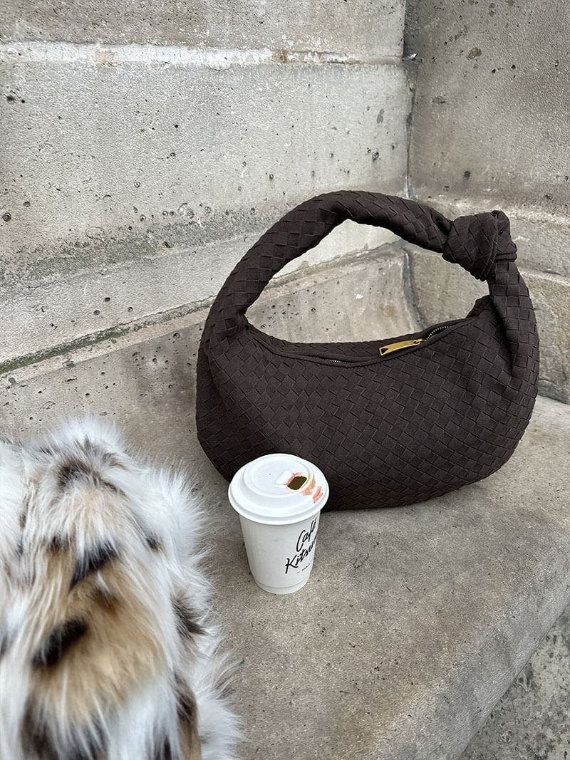 Bolso de ante trenzado mediano