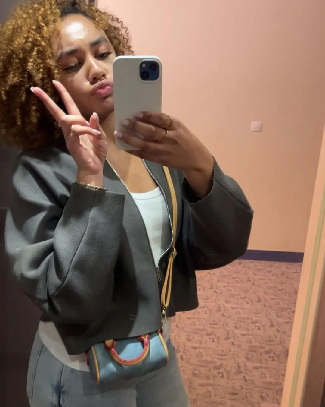 Chaqueta corta Zarina con cierre