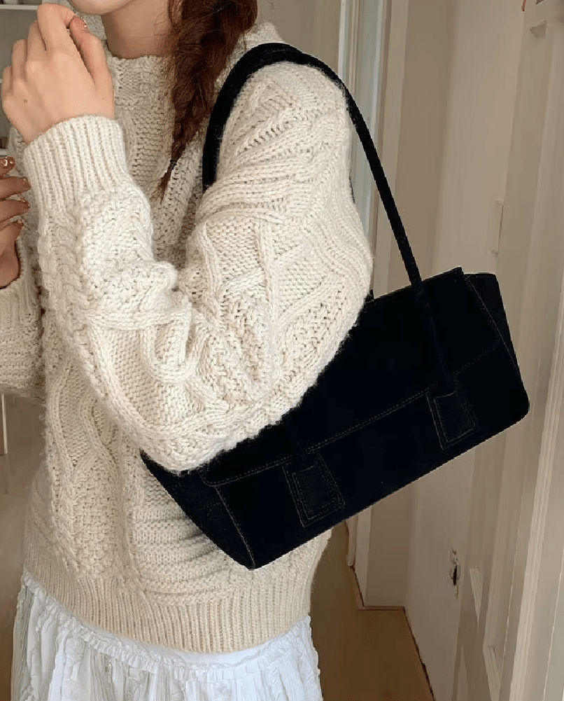 Ronja Vintage Faux Suede Shoulder Bag in black – styled look